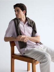 Koszula comfort fit - pastelowy róż. Czerwone koszule męskie Reserved, l, bez wzorów, z bawełny, bez kołnierzyka, bez ramiączek. Za 119.99 zł.