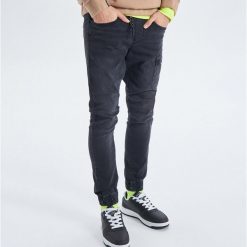 Jeansy Jogger - Szary. Jeansy męskie marki Cropp. Za 139.99 zł.