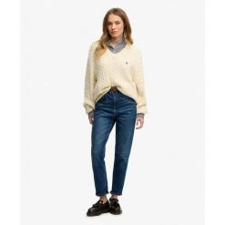 Damski oversize sweter z dekoltem w kształcie V Superdry. Białe swetry damskie Superdry., na zimę, bez wzorów, eleganckie, bez kołnierzyka, bez ramiączek, bez kaptura. Za 284.00 zł.