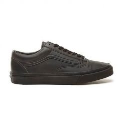 Buty do chodzenia męskie Vans Old Skool Classic. Czarne buty sportowe męskie Vans, bez wzorów, z materiału, bez zapięcia. Za 506.00 zł.