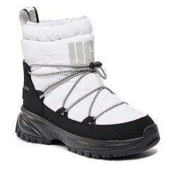 Śniegowce Ugg. Białe kozaki damskie UGG. Za 849.99 zł.