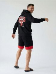 Bluza z kapturem z nadrukiem Chicago Bulls NBA - czarny. Czarne bluzy męskie Sinsay, l, bez wzorów, z kapturem. Za 99.99 zł.