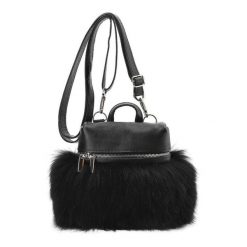 Czarno Elegancka Torebka Luka-Pelli Plecaczek Z Naturalnym Futrem Z Lisa. Czarne plecaki damskie Luka Pelli, bez wzorów, ze skóry, eleganckie. Za 529.00 zł.