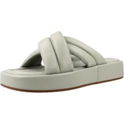 Sandały CLARKS ALDA GLIDE Zielony. Zielone sandały damskie Clarks, bez wzorów, ze skóry, bez obcasa, bez zapięcia. Za 236.99 zł.