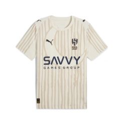 Męska koszulka KIDSUPER × AL-HILAL SFC PUMA Alpine Snow Club Navy White Blue. Białe koszulki sportowe męskie Puma, m, bez wzorów, bez kołnierzyka, bez ramiączek, do piłki nożnej. W wyprzedaży za 300.00 zł.