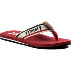 Japonki TOMMY JEANS - Mens Beach Sandal EM0EM00065 Tango Red 611. Klapki męskie marki Tommy Jeans. W wyprzedaży za 119.00 zł.