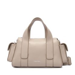 Torebka Calvin Klein. Fioletowe torebki do ręki damskie Calvin Klein, bez wzorów, klasyczne, bez dodatków. Za 419.99 zł.