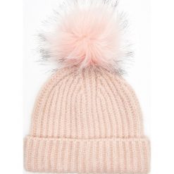 Czapka z wymiennym pomponem - Różowy. Czerwone czapki i kapelusze damskie Cropp, z futra. Za 39.99 zł.
