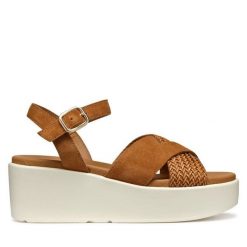 Sandały Geox. Brązowe sandały damskie Geox, bez wzorów, bez obcasa, na koturnie, bez zapięcia. Za 399.99 zł.