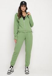 Zielony Pikowany Komplet Dresowy z Bawełną Bluza z Kapturem i Spodnie Joggery Evalisseia. Zielone bluzy damskie Born2be, m, bez wzorów, z bawełny, z kapturem. Za 149.99 zł.