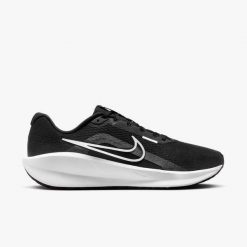Buty do biegania męskie Nike Downshifter 13. Czarne buty sportowe męskie Nike, bez zapięcia, do biegania, nike downshifter. Za 452.00 zł.