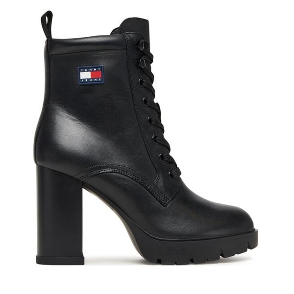 Trzewiki Tommy Jeans. Czarne botki damskie Tommy Jeans, z jeansu, bez obcasa, na słupku, bez zapięcia. Za 529.99 zł.