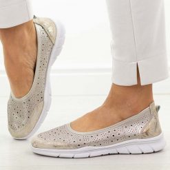 Szampańskie ażurowe skórzane baleriny damskie Jezzi 9997. Żółte baleriny damskie Jezzi, na jesień, w ażurowe wzory, z jeansu, casualowe, bez obcasa, na płaskiej podeszwie. Za 189.00 zł.