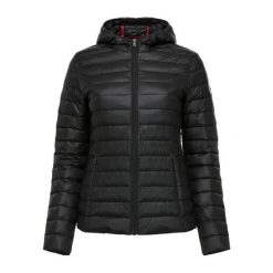 Damska lekka kurtka z kapturem JOTT Cloe Noos. Czarne kurtki damskie jott, bez wzorów, z puchu, z kapturem. W wyprzedaży za 695.50 zł.