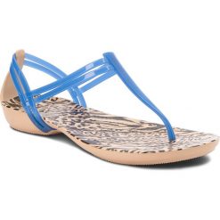 Sandały CROCS - Isabella Graphic T-Strap 204859 Blue Jean/Animal. Klapki damskie marki Crocs. W wyprzedaży za 149.00 zł.