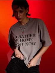 Bawełniana koszulka z napisem - beżowy. Brązowe t-shirty damskie Sinsay, l, bez wzorów, z bawełny, bez kołnierzyka. Za 25.99 zł.