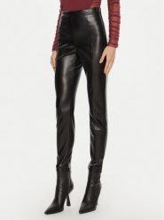 Patrizia Pepe Spodnie z imitacji skóry 8P0624/E005-K103 Czarny Regular Fit. Czarne spodnie materiałowe damskie Patrizia Pepe, bez wzorów, ze skóry. Za 679.99 zł.