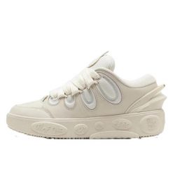 Buty do chodzenia dla dorosłych Puma LaMelo Ball LaFrance Alpine Snow. Brązowe obuwie sportowe damskie Puma, bez wzorów, z gumy, do koszykówki. Za 1,983.65 zł.