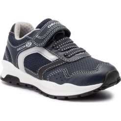 Sneakersy GEOX - J Coridan B. D J845DD 050FU C0045 M Navy/Black. Półbuty chłopięce Geox. W wyprzedaży za 129.00 zł.