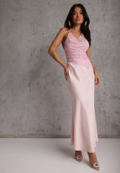 Różowa Koktajlowa Spódnica z Satyny o Rozkloszowanym Kroju Zinnivira. Czerwone spódnice damskie Renee, l, bez wzorów, z satyny, eleganckie, maxi, koszulowe. Za 79.99 zł.