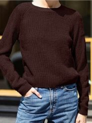 Basic sweter z długimi rękawami - czerwony. Czerwone swetry damskie Sinsay, l, bez wzorów, bez kołnierzyka, bez ramiączek, długie, bez kaptura. Za 39.99 zł.