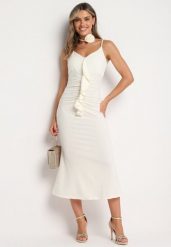 Jasnobeżowa Koktajlowa Sukienka na Ramiączkach Ozdobiona Rozcięciem i Falbanką z Chokerem Różą Dilidia. Brązowe sukienki damskie Born2be, na wesele, s, bez wzorów, bez kołnierzyka, bez ramiączek. Za 139.99 zł.