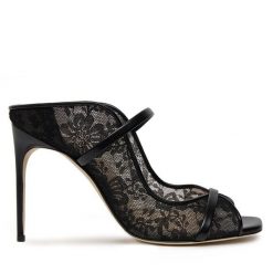 Klapki MALONE SOULIERS. Czarne klapki damskie MALONE SOULIERS, bez wzorów, bez obcasa. Za 1,819.00 zł.