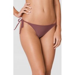 NA-KD Swimwear Dół bikini Triangle - Purple. Bikini damskie marki NA-KD Swimwear. Za 32.00 zł.
