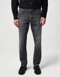 MESKIE SPODNIE WRANGLER TEXAS SLIM ASHLEY 112371656. Spodnie materiałowe męskie Wrangler, l, bez wzorów, z jeansu. Za 219.99 zł.