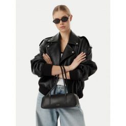 Torebka Calvin Klein. Czarne torebki do ręki damskie Calvin Klein, bez wzorów, klasyczne, bez dodatków. Za 489.99 zł.