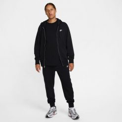 Bluza z Kapturem I Suwakiem Na Całej Długości Club Rozmiar L Czarny - FN3884-010. Czarne bluzy sportowe męskie Nike, l, bez wzorów, z bawełny, z kapturem, na fitness i siłownię. Za 376.30 zł.