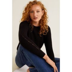 Mango - Sweter Cross3. Czarne swetry damskie Mango, z dzianiny, z okrągłym kołnierzem. Za 69.90 zł.