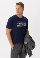 T-shirt z outdoorowym nadrukiem, Comfort Fit, T-KELLY. Niebieskie t-shirty męskie Volcano, l, bez wzorów, z bawełny, bez kołnierzyka. Za 69.99 zł.