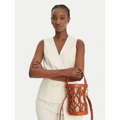 Torebka Coccinelle. Brązowe torebki do ręki damskie Coccinelle, bez wzorów, bez dodatków. Za 1,599.00 zł.