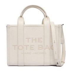 Torebka Marc Jacobs. Torebki do ręki damskie Marc Jacobs, bez wzorów, klasyczne, bez dodatków. Za 2,099.00 zł.