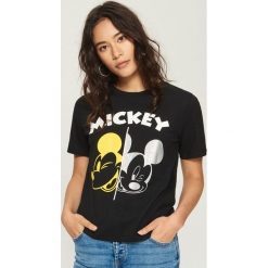 T-shirt Mickey Mouse - Czarny. T-shirty damskie marki Sinsay. W wyprzedaży za 19.99 zł.