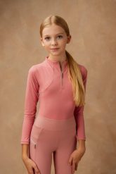 Dziecięca bluzka do jazdy konnej z długim rękawem Vanessa Pink. Czerwone t-shirty i topy dla dziewczynek JD ATTACK, z aplikacjami, z materiału, bez ramiączek. Za 199.00 zł.