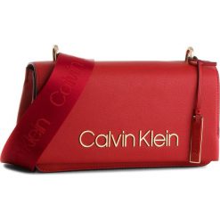 Torebka CALVIN KLEIN BLACK LABEL - Ck Candy Shoulder K60K604303 627. Listonoszki damskie Calvin Klein Black Label. Za 649.00 zł.