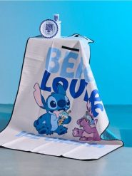 Koc piknikowy Stitch - kremowy. Białe kocyki dla dzieci Sinsay. Za 49.99 zł.