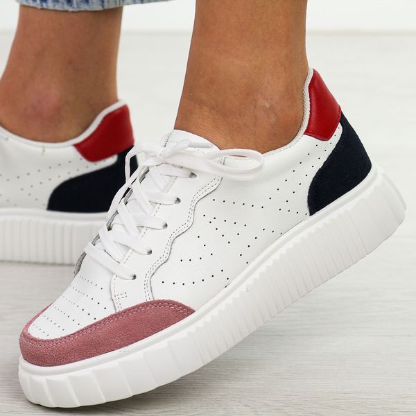 Białe skórzane ażurowane sneakersy damskie T.Sokolski W24-55. Białe obuwie sportowe damskie Sokolski, w ażurowe wzory, z jeansu, trekkingowe. W wyprzedaży za 164.25 zł.