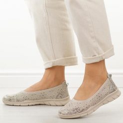 Beżowe ażurowe skórzane baleriny damskie S.Barski 5973. Brązowe baleriny damskie S.BARSKI, na jesień, w ażurowe wzory, z jeansu, eleganckie, bez obcasa, na płaskiej podeszwie. Za 179.00 zł.