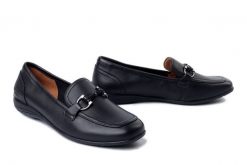 JOSEF SEIBEL 74834 68 105 Fenja 34 black-black, półbuty damskie. Czarne półbuty damskie Josef Seibel, bez wzorów, ze skóry, bez obcasa, bez zapięcia. Za 339.91 zł.