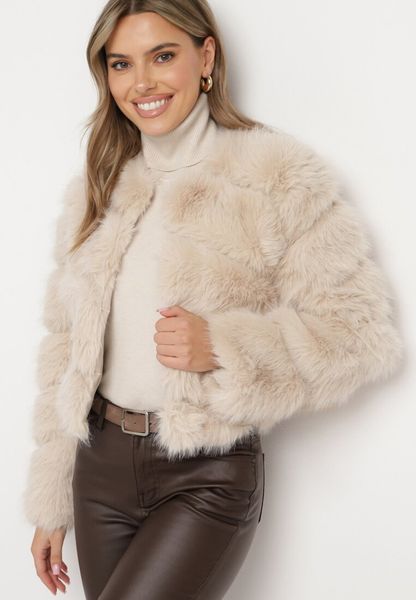 Beżowa Krótka Kurtka z Futerkiem na Haftki Loreinda. Brązowe kurtki damskie Born2be, bez wzorów, z jeansu, bez kaptura. Za 349.99 zł.