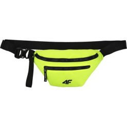 Nerka AKB100R - soczysta zieleń. Saszetki męskie marki 4f. Za 79.99 zł.