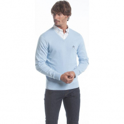 Sweter w kolorze błękitnym. Niebieskie swetry przez głowę męskie marki Polo Club Men, z haftami, z bawełny. W wyprzedaży za 173.95 zł.