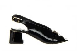 Sandały Bayla-159 4618 090-P Czarny Naplak 159140, Skóra naturalna - 37. Czarne sandały damskie Bayla, z aplikacjami, z materiału, bez obcasa, na słupku, bez zapięcia. W wyprzedaży za 224.10 zł.