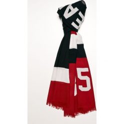 Tommy Jeans - Szal. Szare szaliki i chusty damskie Tommy Jeans, z bawełny. Za 179.90 zł.