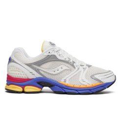 Trenerzy Saucony Progrid Triumph 4. Białe obuwie sportowe damskie Saucony, bez wzorów, do biegania. Za 793.20 zł.