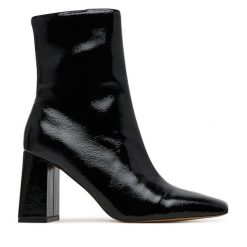 Botki Aldo. Czarne botki damskie Aldo, bez obcasa, na słupku, bez zapięcia. Za 489.99 zł.