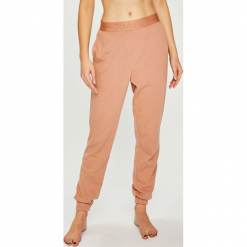 Calvin Klein Underwear - Spodnie. Czerwone legginsy damskie Calvin Klein Underwear, m, bez wzorów, z bawełny. W wyprzedaży za 179.90 zł.